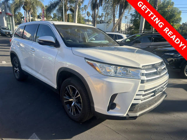2019 Toyota Highlander LE FWD photo