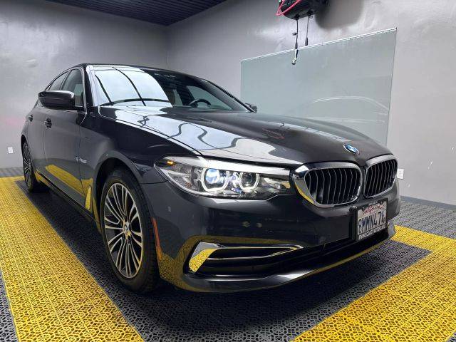 2019 BMW 5 Series 530i RWD photo