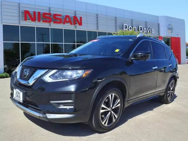 2020 Nissan Rogue SV FWD photo
