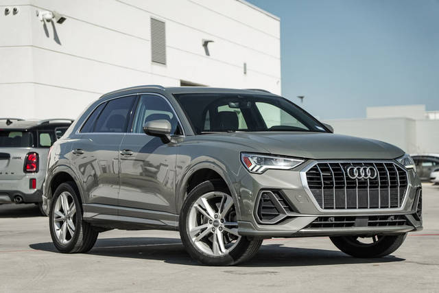 2020 Audi Q3 S line Prestige AWD photo