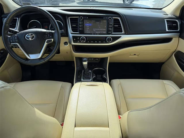 2019 Toyota Highlander XLE AWD photo