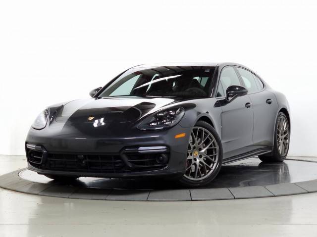 2020 Porsche Panamera GTS AWD photo