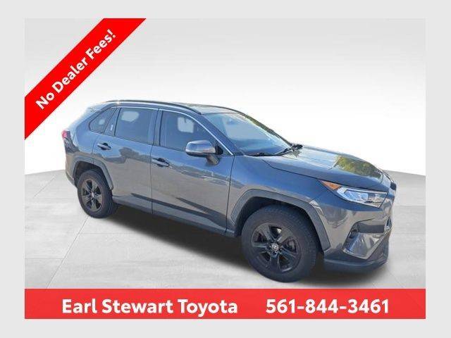 2019 Toyota RAV4 XLE FWD photo