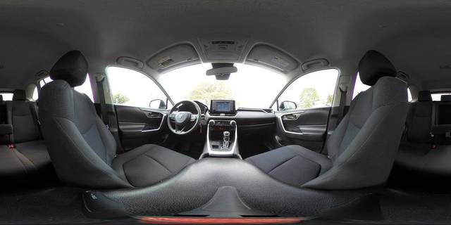 2019 Toyota RAV4 LE AWD photo