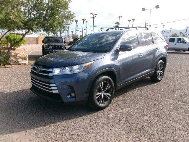 2019 Toyota Highlander LE Plus FWD photo