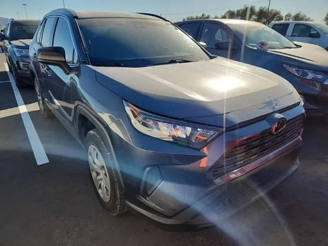 2019 Toyota RAV4 LE FWD photo