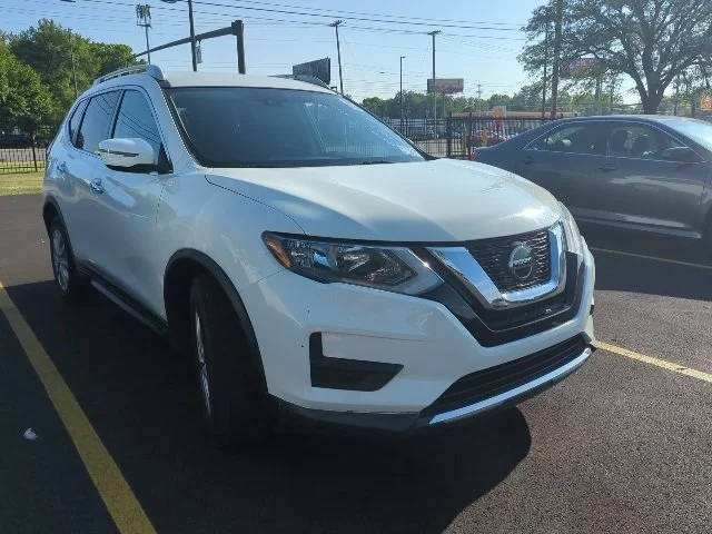 2019 Nissan Rogue SV FWD photo