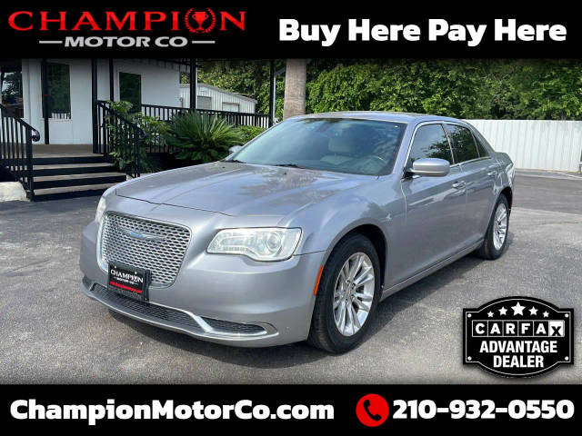 2017 Chrysler 300 Limited RWD photo