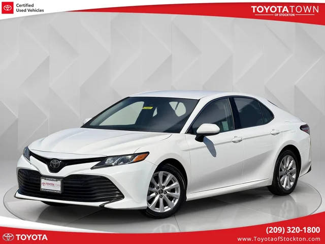 2018 Toyota Camry LE FWD photo