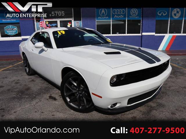 2019 Dodge Challenger SXT RWD photo
