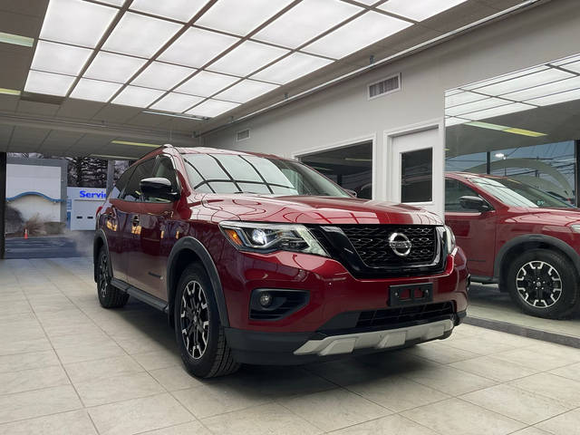 2020 Nissan Pathfinder SL FWD photo