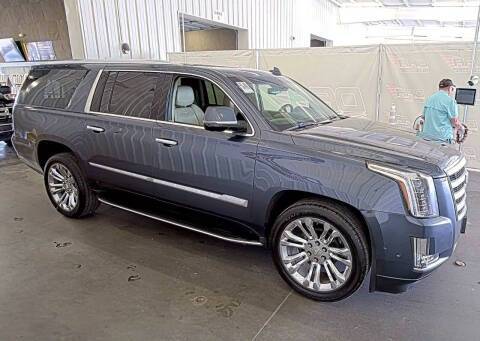 2020 Cadillac Escalade ESV Luxury 4WD photo