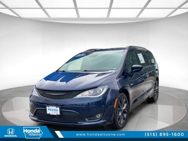 2020 Chrysler Pacifica Minivan Touring L Plus FWD photo