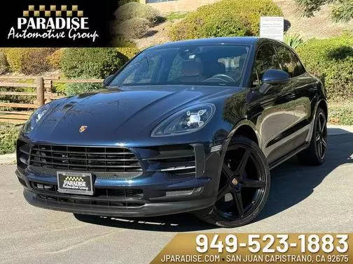 2020 Porsche Macan  AWD photo