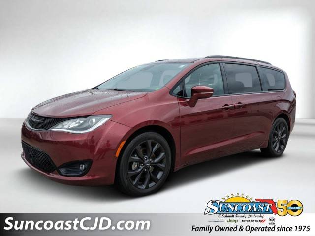 2020 Chrysler Pacifica Minivan Limited 35th Anniversary FWD photo