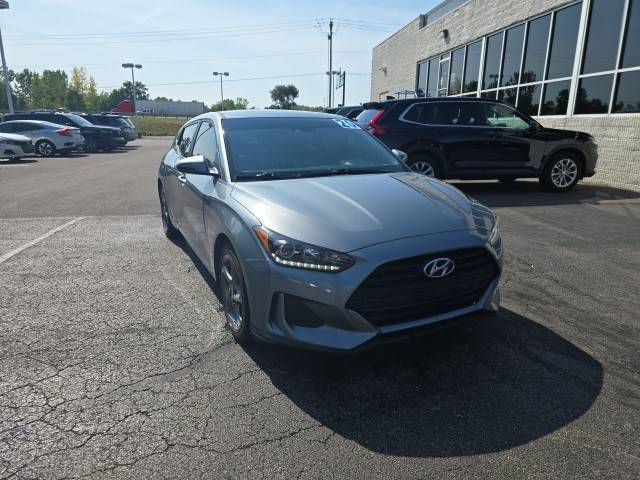 2020 Hyundai Veloster 2.0 FWD photo