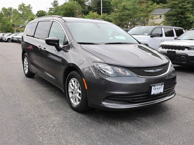 2020 Chrysler Voyager LX FWD photo