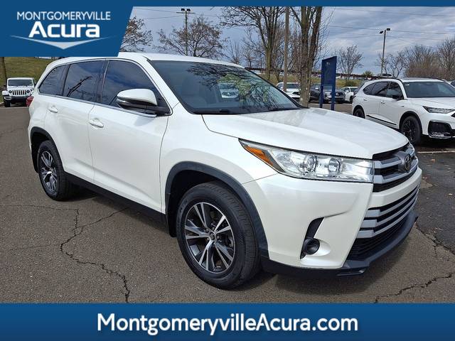 2019 Toyota Highlander LE AWD photo
