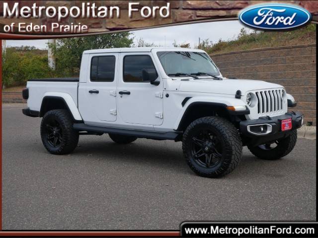 2020 Jeep Gladiator Overland 4WD photo