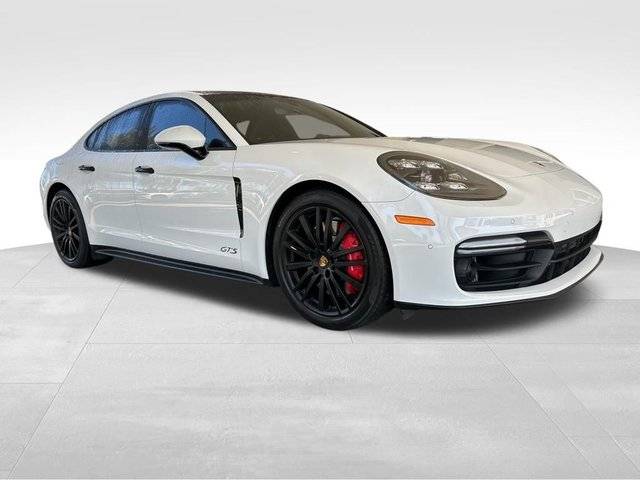 2020 Porsche Panamera GTS AWD photo