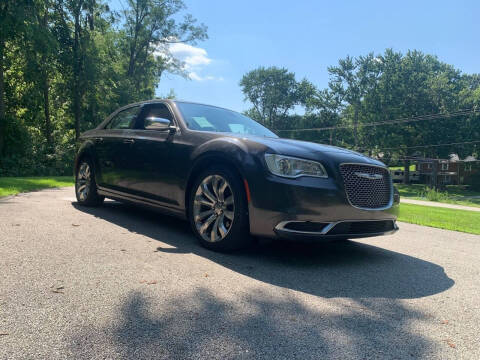 2019 Chrysler 300 Touring RWD photo