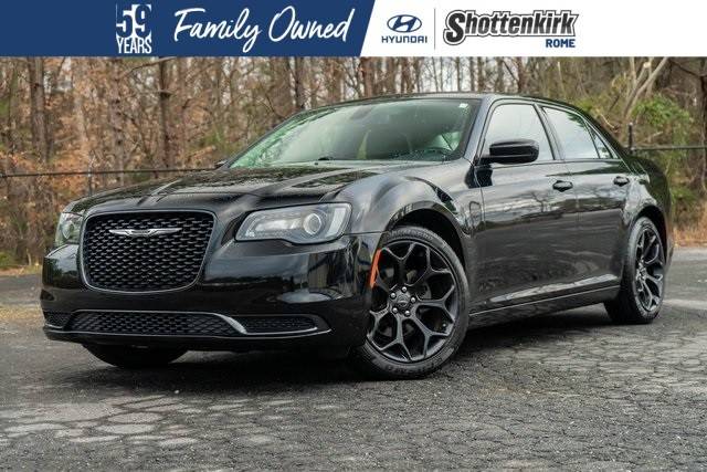 2019 Chrysler 300 Touring RWD photo