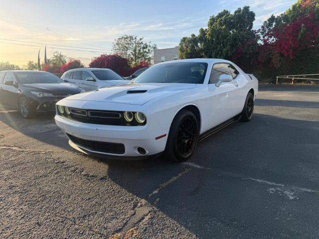 2018 Dodge Challenger SXT RWD photo