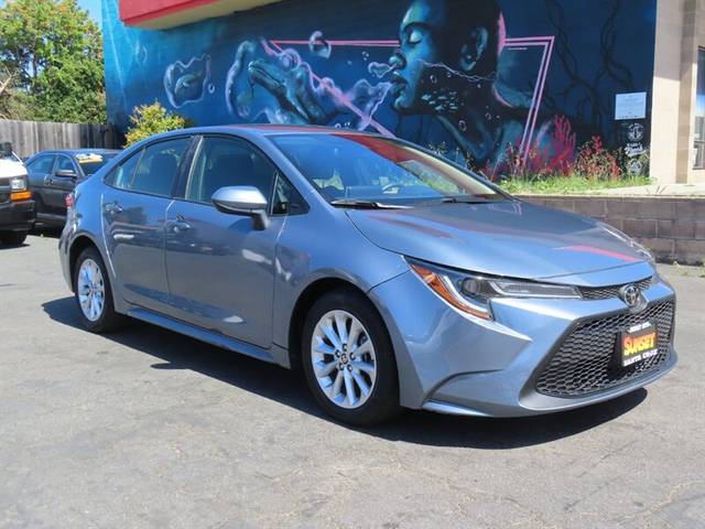 2020 Toyota Corolla LE FWD photo
