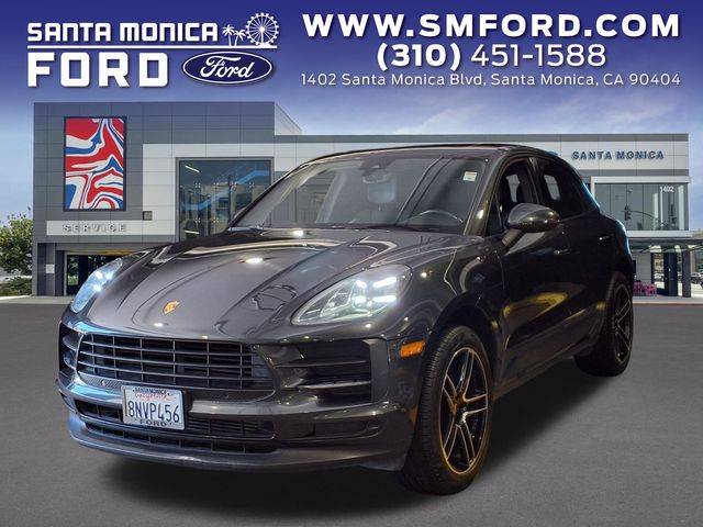 2020 Porsche Macan  AWD photo