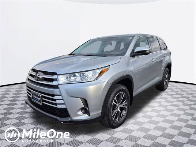 2019 Toyota Highlander LE AWD photo