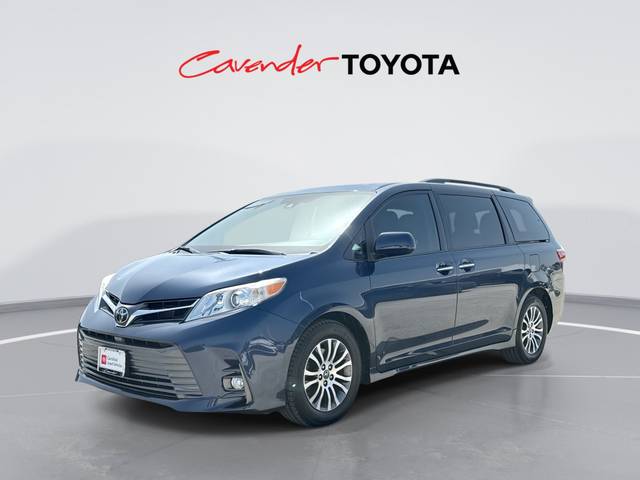 2020 Toyota Sienna XLE Premium FWD photo