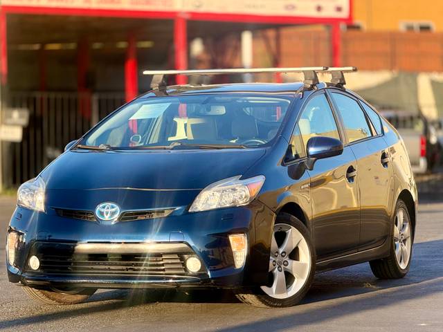 2015 Toyota Prius Three FWD photo