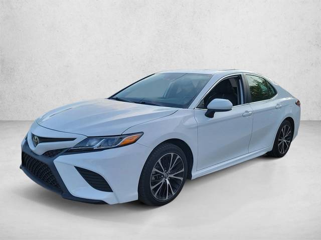 2020 Toyota Camry SE FWD photo