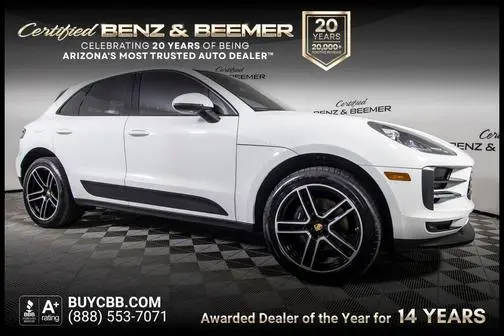 2020 Porsche Macan AWD photo