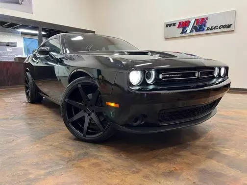 2019 Dodge Challenger SXT AWD photo