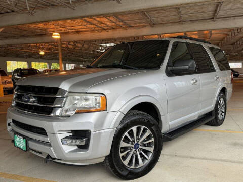 2017 Ford Expedition XLT 4WD photo