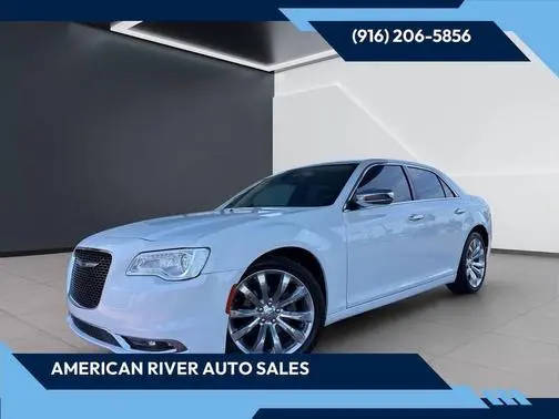 2019 Chrysler 300 Limited RWD photo