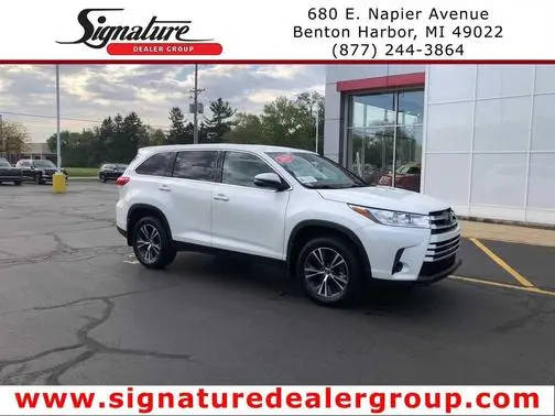 2019 Toyota Highlander LE AWD photo