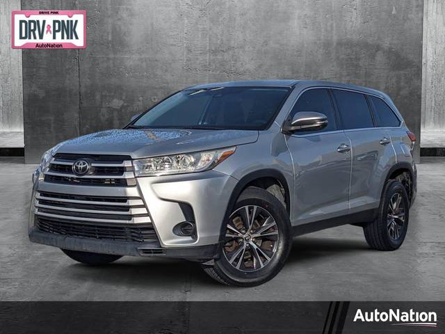 2019 Toyota Highlander LE FWD photo