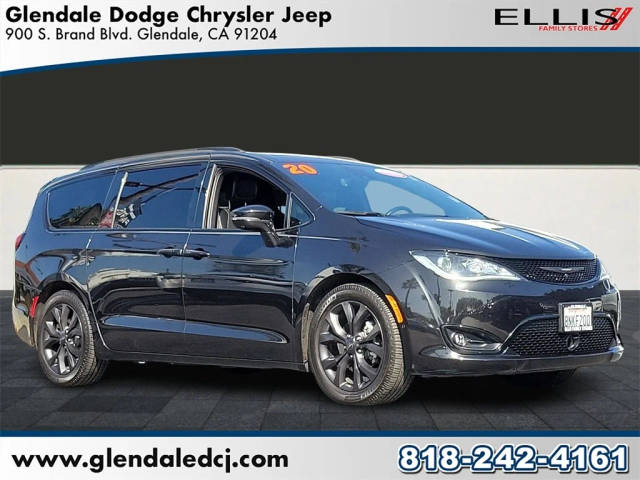 2020 Chrysler Pacifica Minivan Limited FWD photo