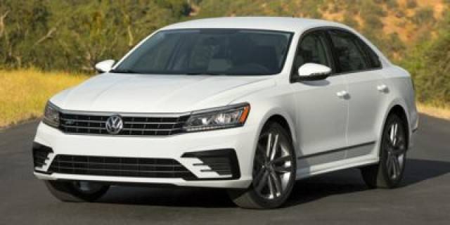 2018 Volkswagen Passat R-Line FWD photo