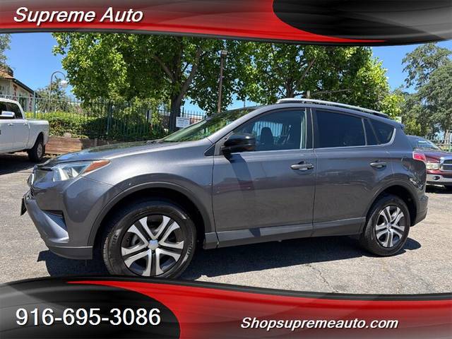 2018 Toyota RAV4 LE AWD photo