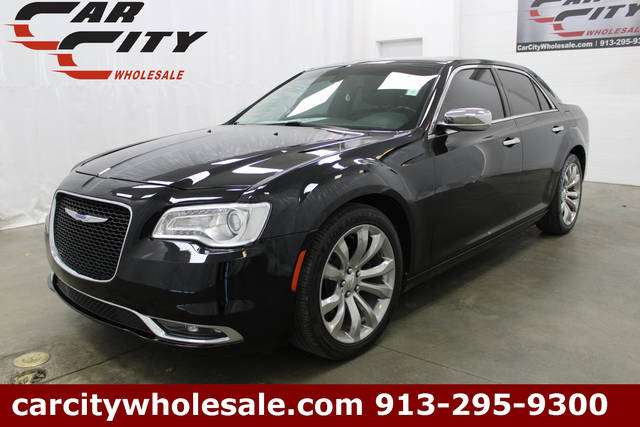 2019 Chrysler 300 Limited RWD photo