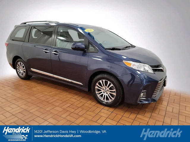 2020 Toyota Sienna XLE FWD photo