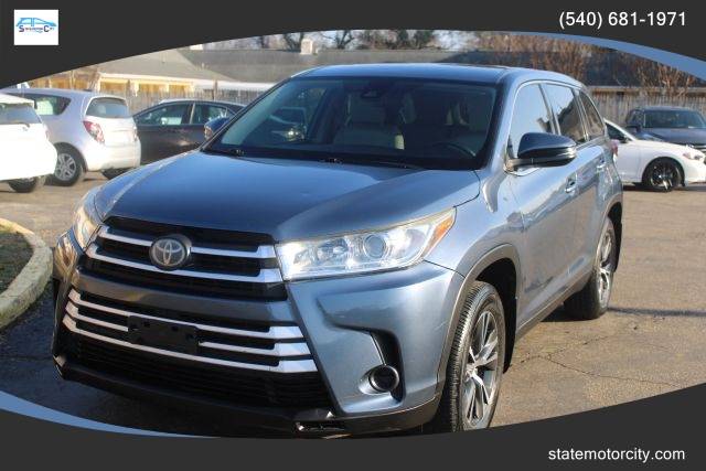 2019 Toyota Highlander LE FWD photo