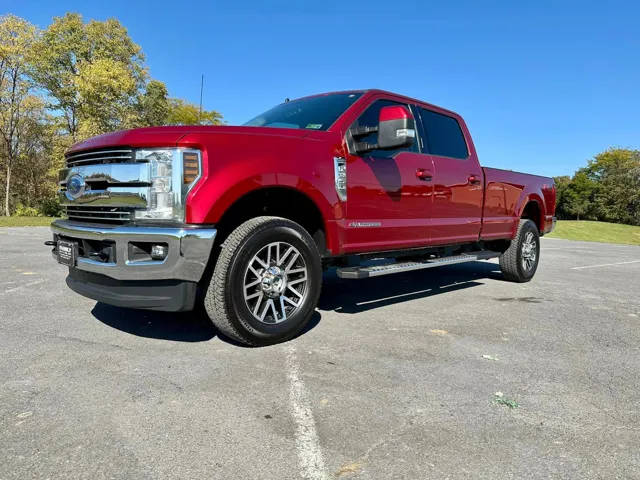 2019 Ford F-350 Super Duty LARIAT 4WD photo