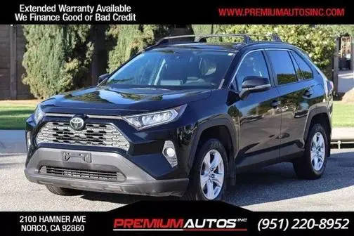 2019 Toyota RAV4 XLE FWD photo