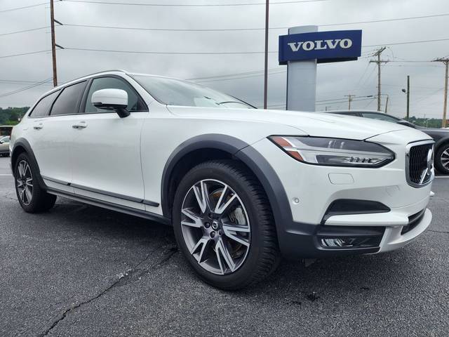 2020 Volvo V90 Cross Country AWD photo
