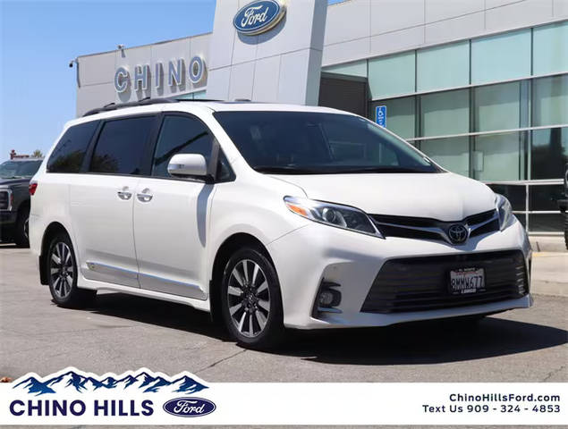 2020 Toyota Sienna Limited Premium FWD photo