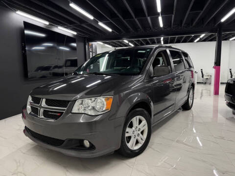 2018 Dodge Grand Caravan SXT FWD photo